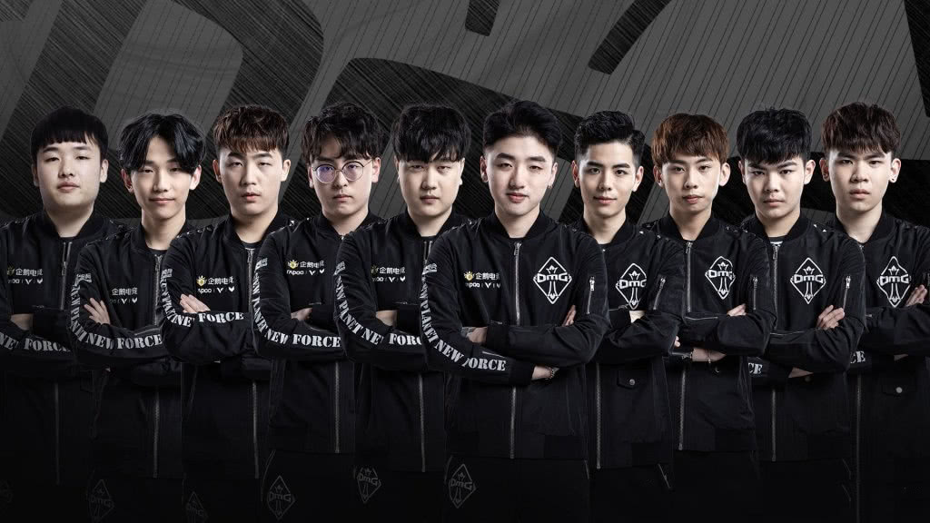 禁区内倒地 禁区内倒地