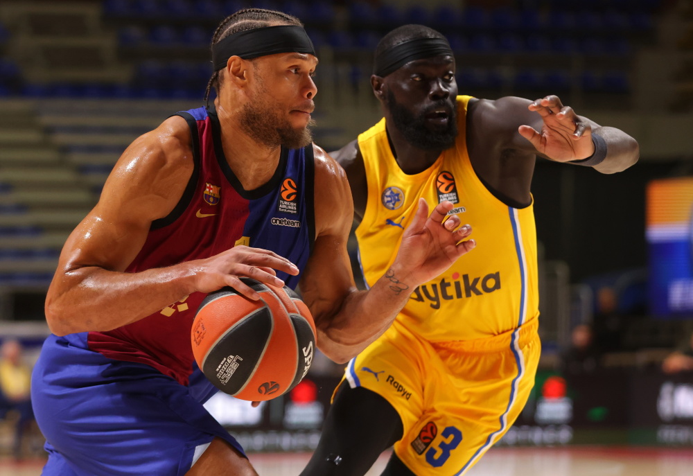 仍与队伍合 仍与队伍合